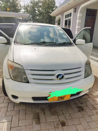 TOYOTA IST 2005