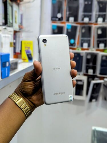 Aquos sense 02