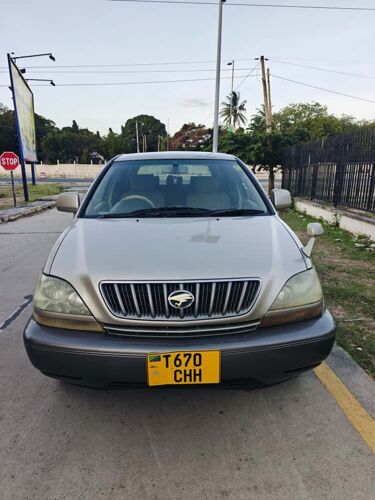 Toyota Harrier CHH