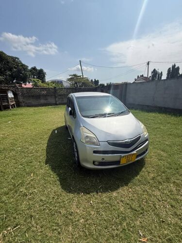 Toyota ractis 