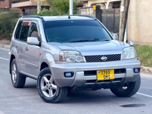Nissan Extray inauzwa 10