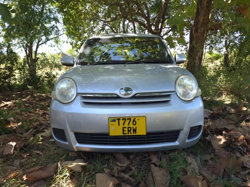 Toyota Sienta 2010