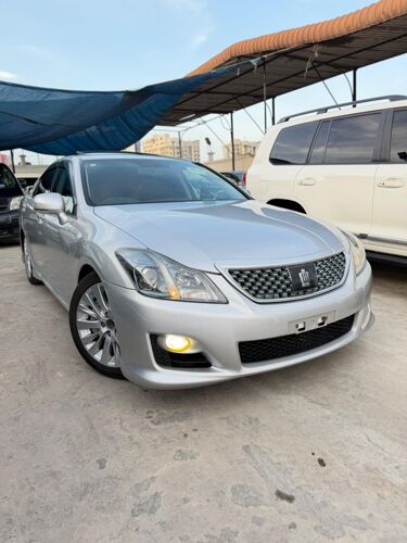 Crown Athlete cheses nzuri 