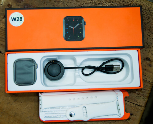 SMARTWATCH W28  BRAND NEW FULLBOX 75,000/= FREE DELIVERY