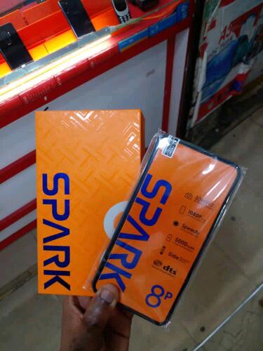 TECNO SPARK 8p