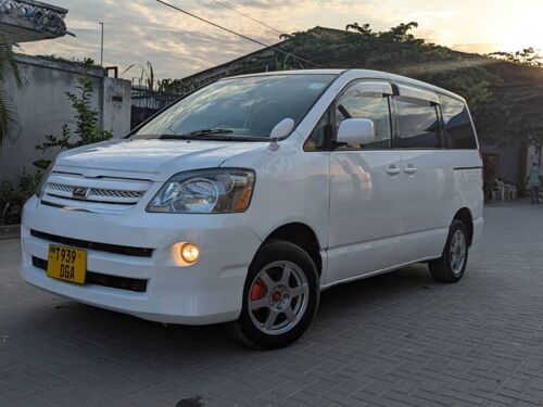 Toyota noah new shep 