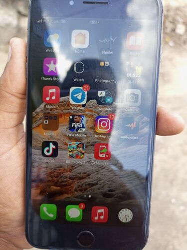 I PHONE 8 PLUS 64GB