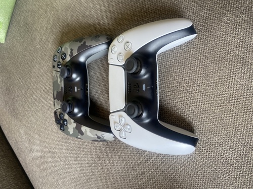 2 PS5 controller