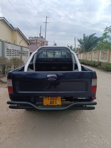 Hilux  pick  up.        2002