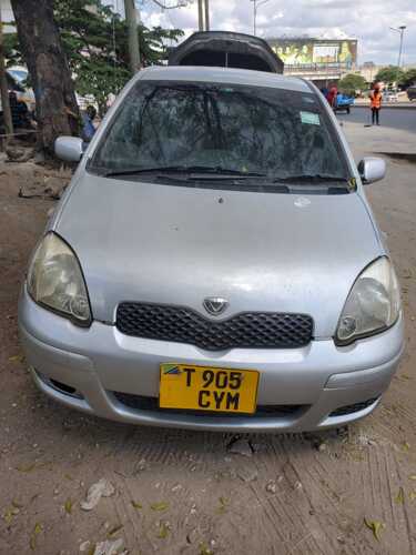 NAUZA TOYOTA VITZ 
