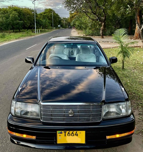 Toyota Crown Royal Saloon G