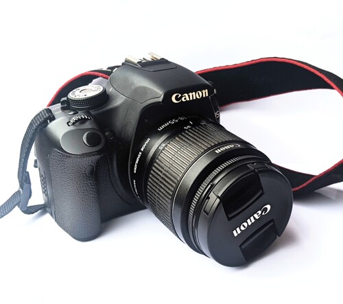 Camera Canon D500