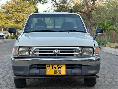 TOYOTA HILUX PICK UP