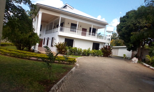 4bedrooms house 2room guest wing rent masaki