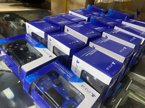 PS4 CONTROLLERS