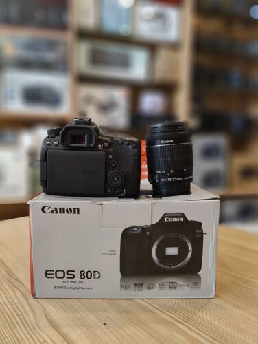 Canon 80D with lens 18-55mm