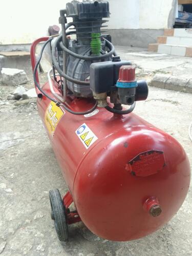 Air compressor