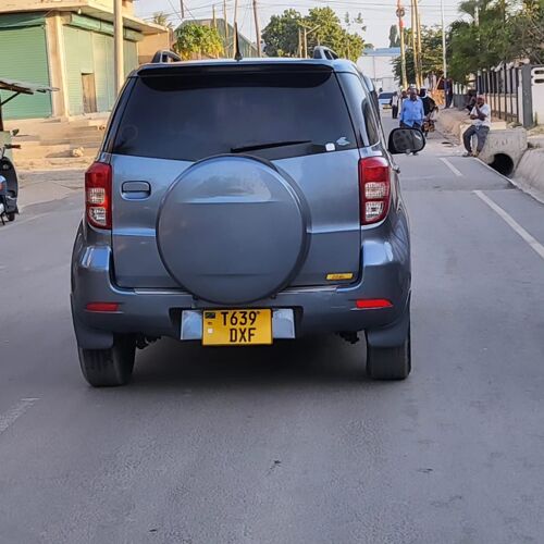 NAUZA TOYOTA RUSH  NZURI 