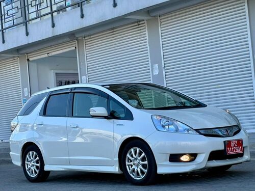 Honda fit hybrid 