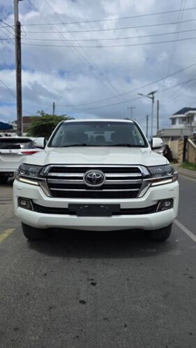 TOYOTA LAND CRUISER V8