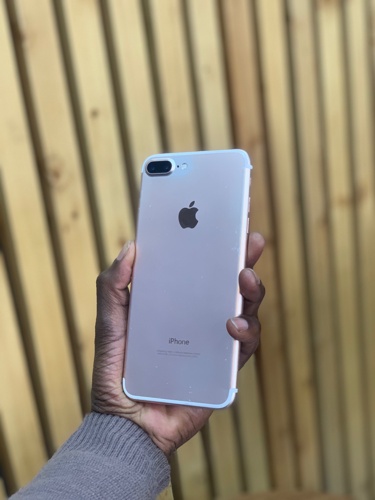 i phone 7+ 32GB clean as new