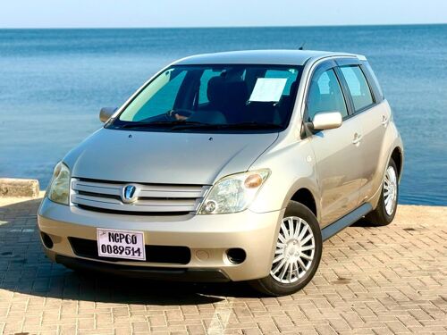 Toyota ist  chassis 