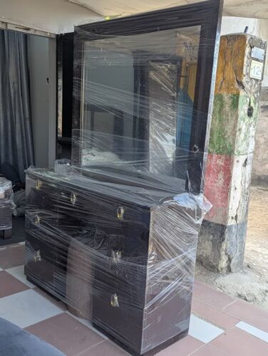 Dressing table mpya