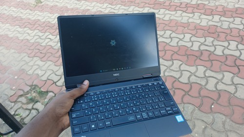 Laptop kaliii kitonga