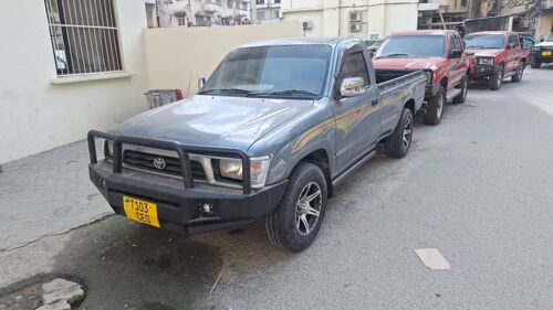 Hilux single cabin pickup 3L 
