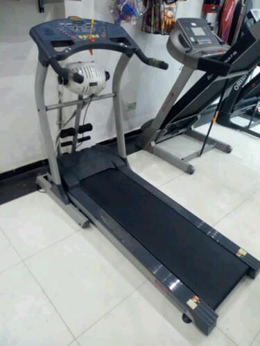 Treadmill( maximum weight capacity 120kg)