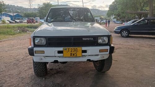 Toyota hilux single engine 2y