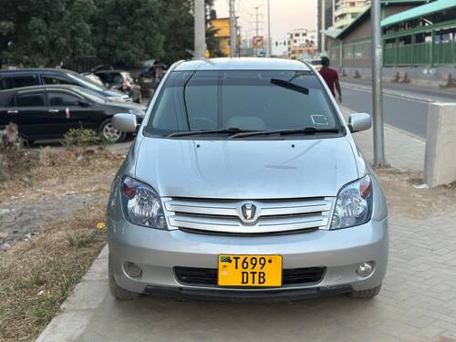 NAUZA TOYOTA IST 