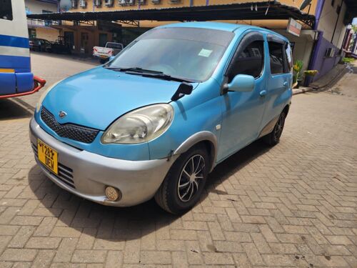 Toyota funcargo 