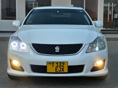 TOYOTA CROWN ATHLETE NEW MODEL