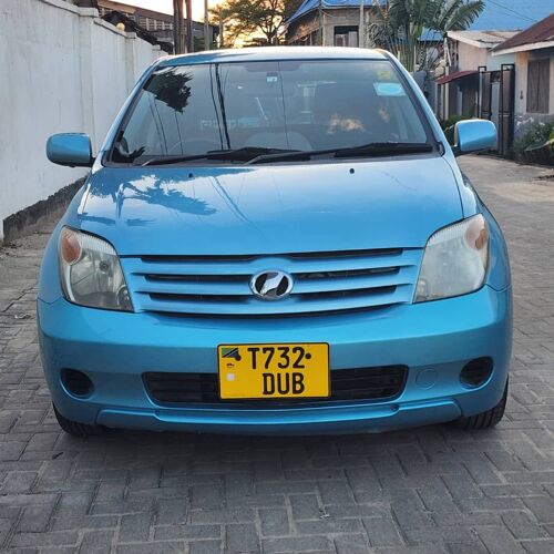TOYOTA IST