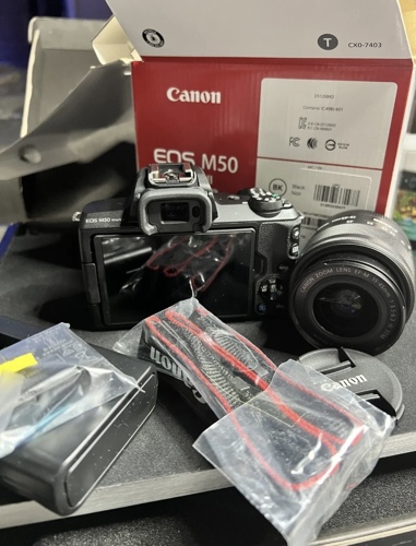 Canon EOS M50 Mark II, 24.1MP, EF-M 15-45mm Lens