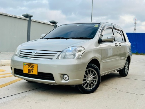 2004 toyota raum Cc1490
