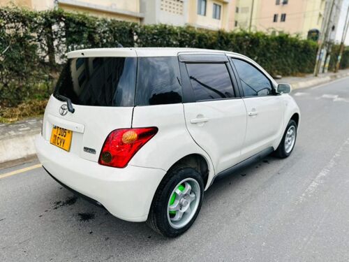 Toyota ist C