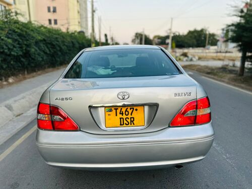 Toyota brevis Nzuri 
