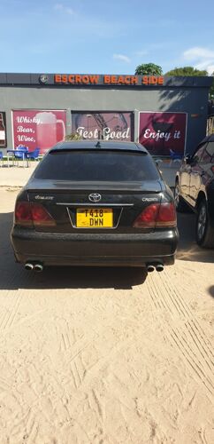 Toyota crown inauzwa 11