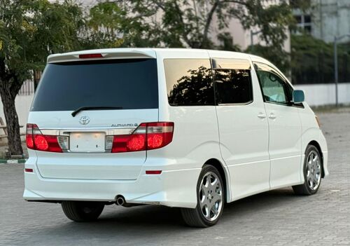 2004 Toyota Alphard 