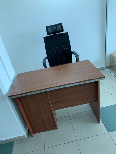 Office Table Vs Office Chairs 