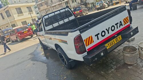 Hilux single cabin Pickup 5L