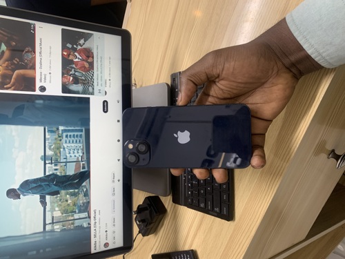 IPHONE 13 plain 0675333716
