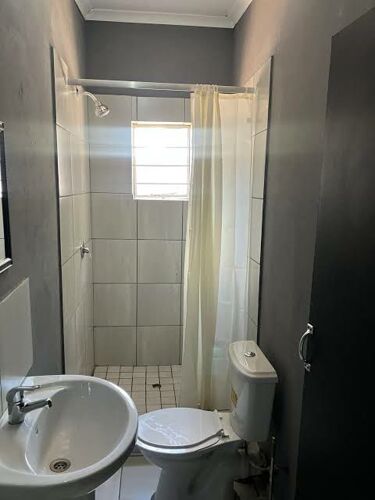 Apartments ya kupanga kinondon