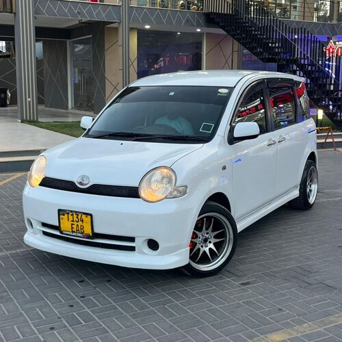 NAUZA TOYOTA SIENTA NZURI SANA
