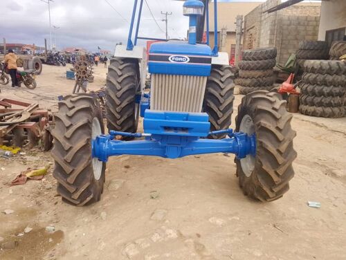 TRACTOR FORD 