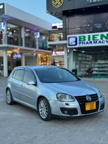 VOLKSWAGEN GOLF TSI