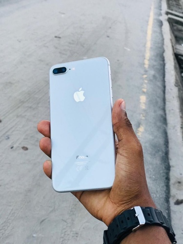 iPhone 8 Plus 64GB