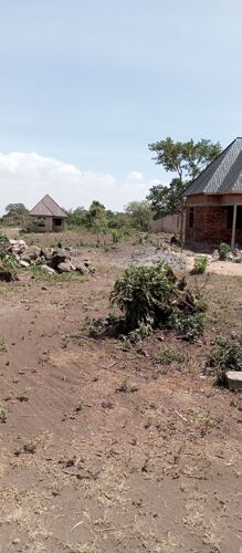 Kiwanja kinauzwa